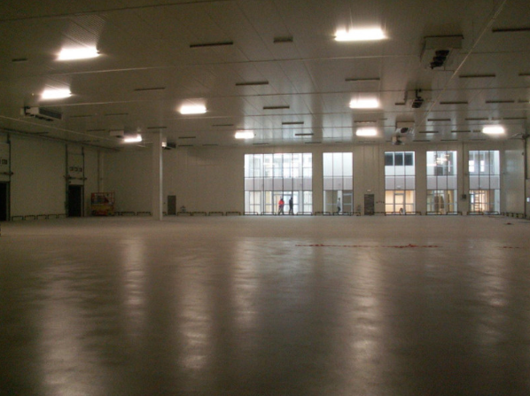 Hale stalowe izolowane w branży spożywczej - jakie wymagania musi spełniać konstrukcja obiektu?